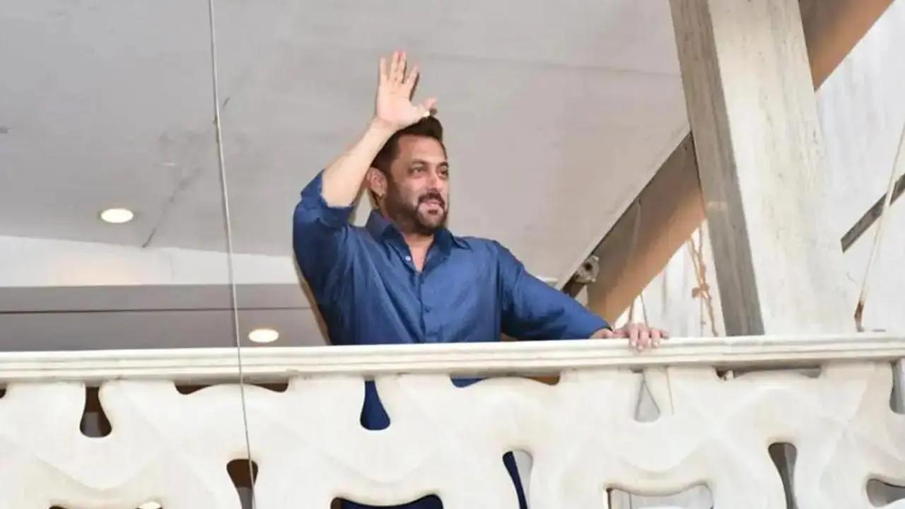 Salman Khan with his fans at his house