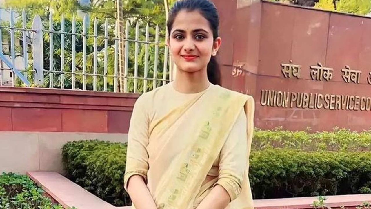 UPSC Cleared by girl (1)
