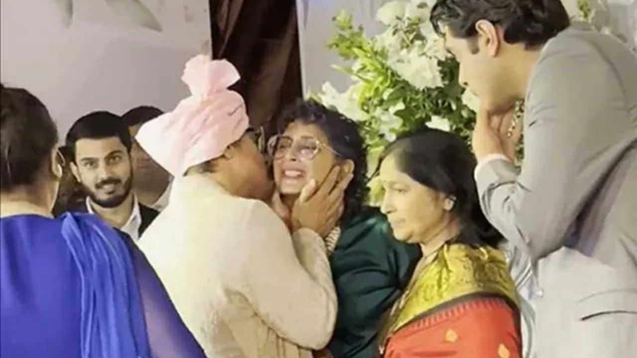 Aamir Khan Kissed wife Kiran Rao