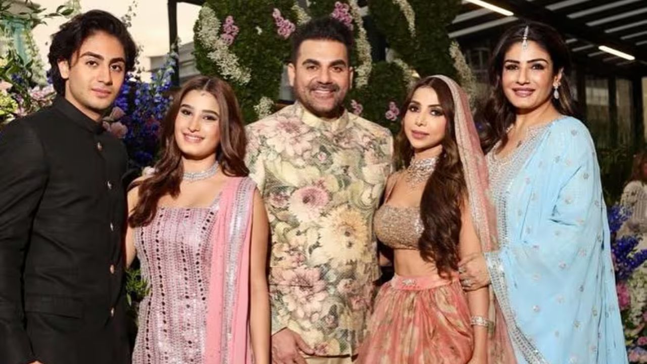 Rasha Thadani and Arhaan Khan with Families